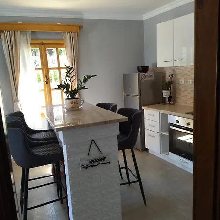 Apartment Ksenija Котор Экстерьер фото